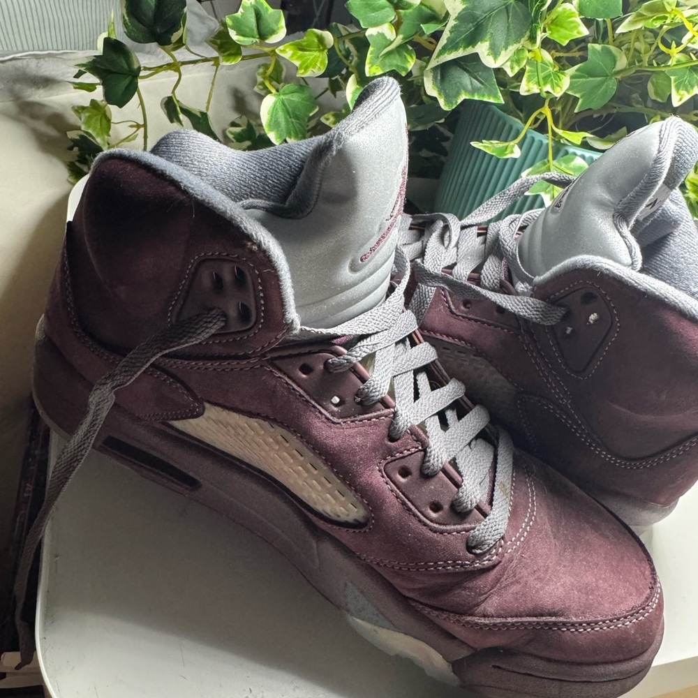 Nike Athletic Shoes in Purple and Gray